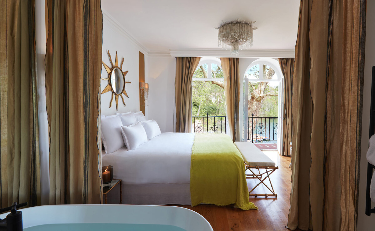 brindos-lac-chateau-brindos-lac-chateau-3