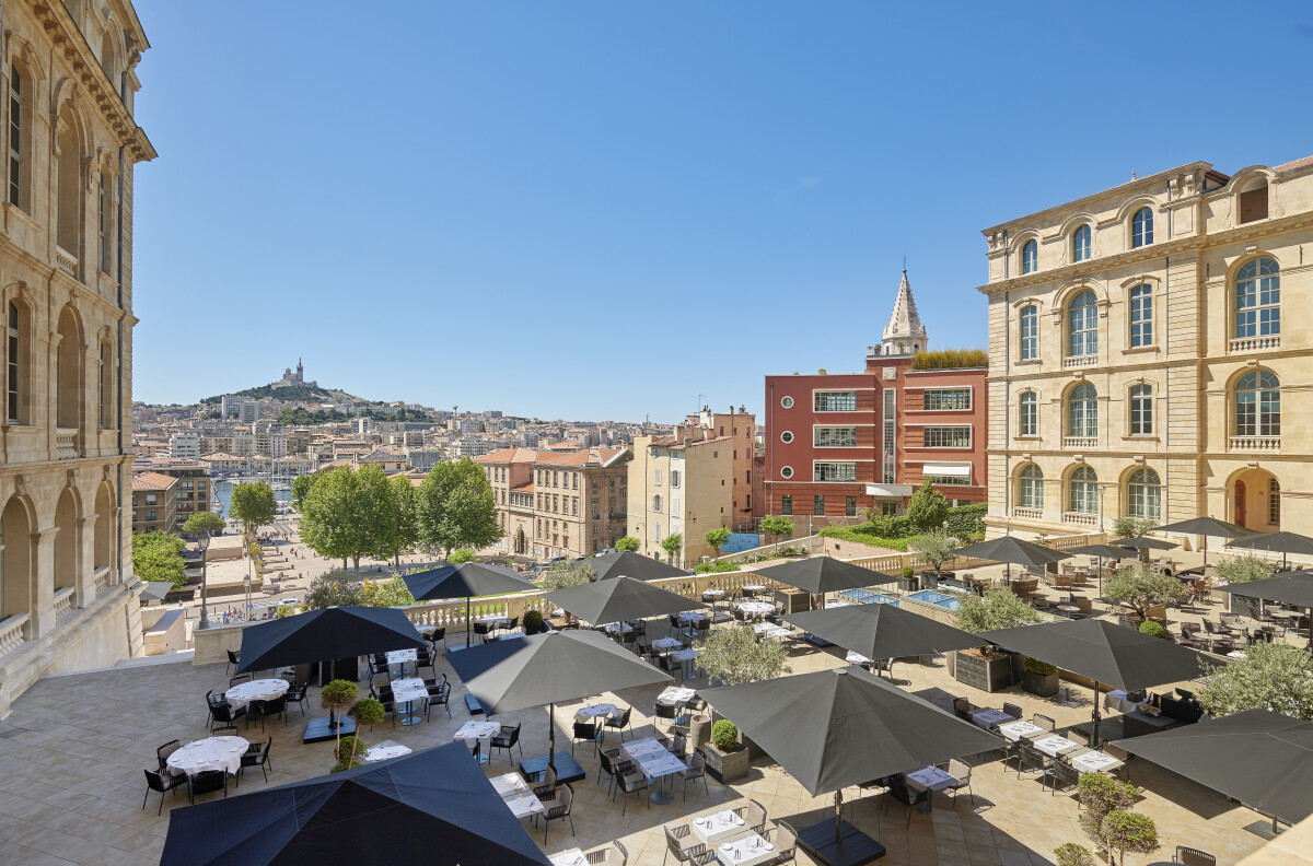intercontinental-marseille-hotel-dieu-terrace-exterior-shot-c-eric-cuvillier-2