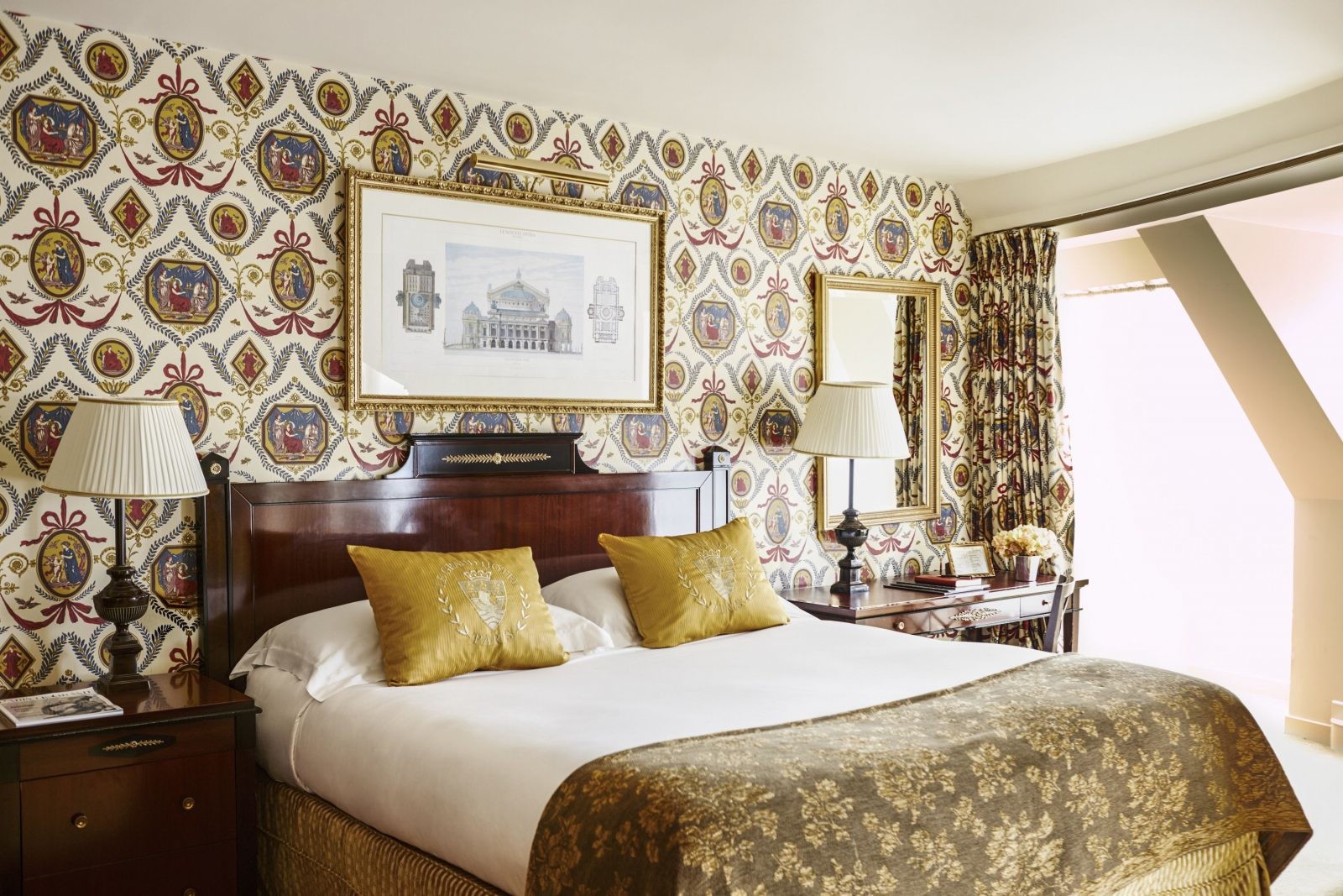 intercontinental-paris-le-grand-executive-gm-2-3000x2000-e1497342569938