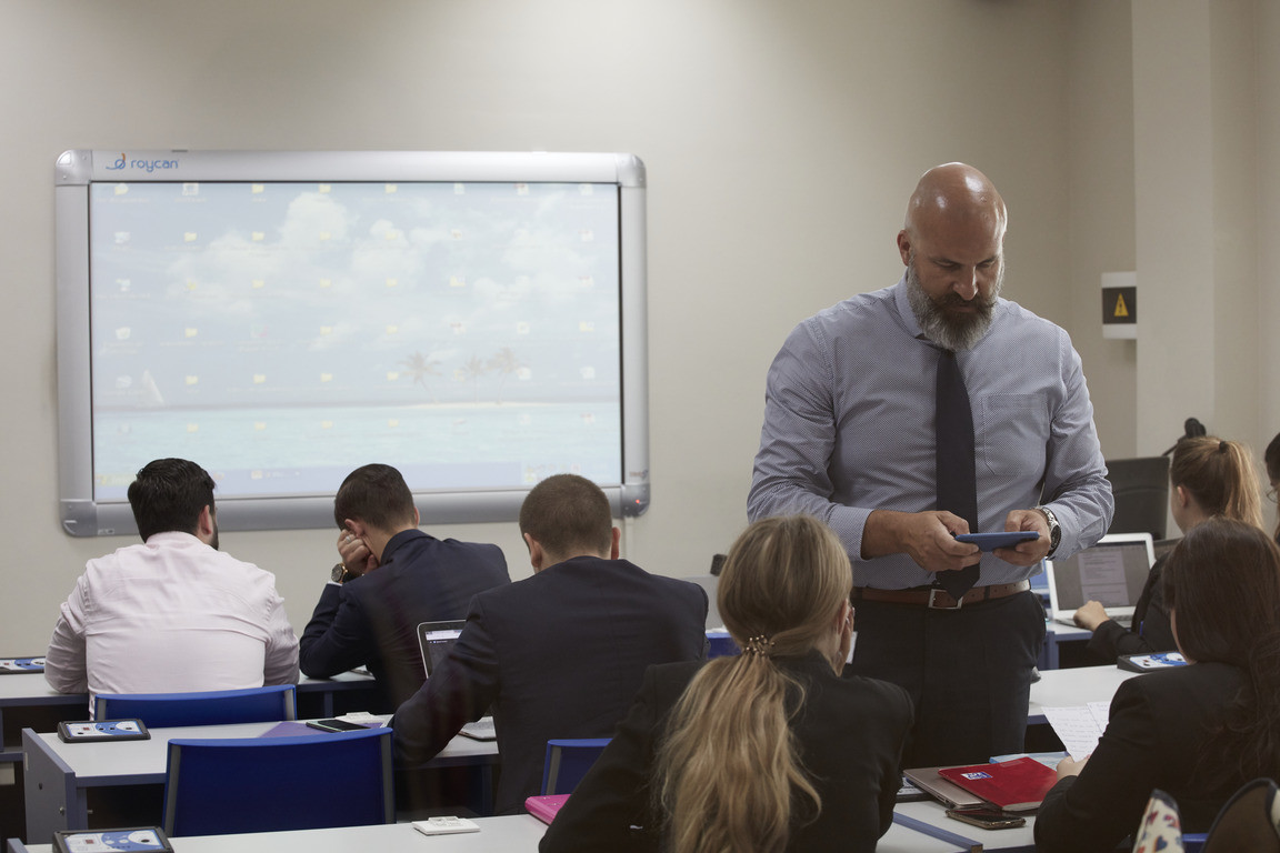 les-roches-global-hospitality-education-incidentals-408-resized