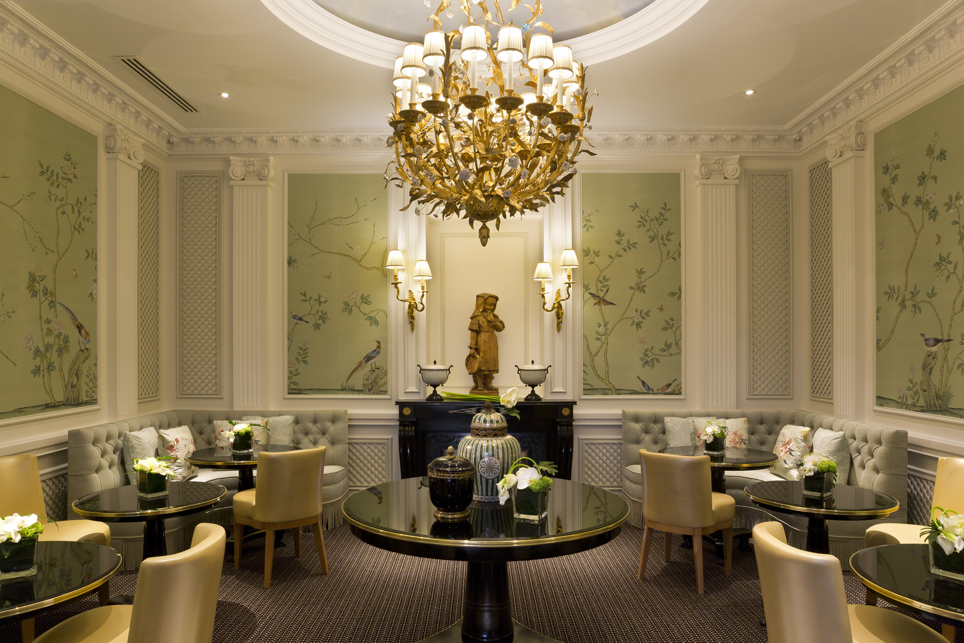 san-regis-sr-salon-boudoir-low