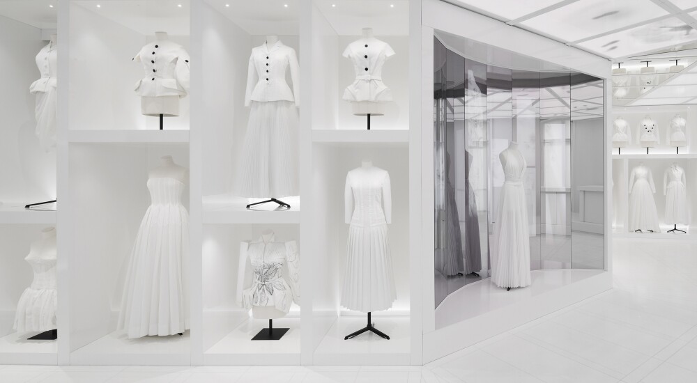 news-main-dior-devoile-sa-nouvelle-exposition-a-la-galerie-dior.1718950924.jpg