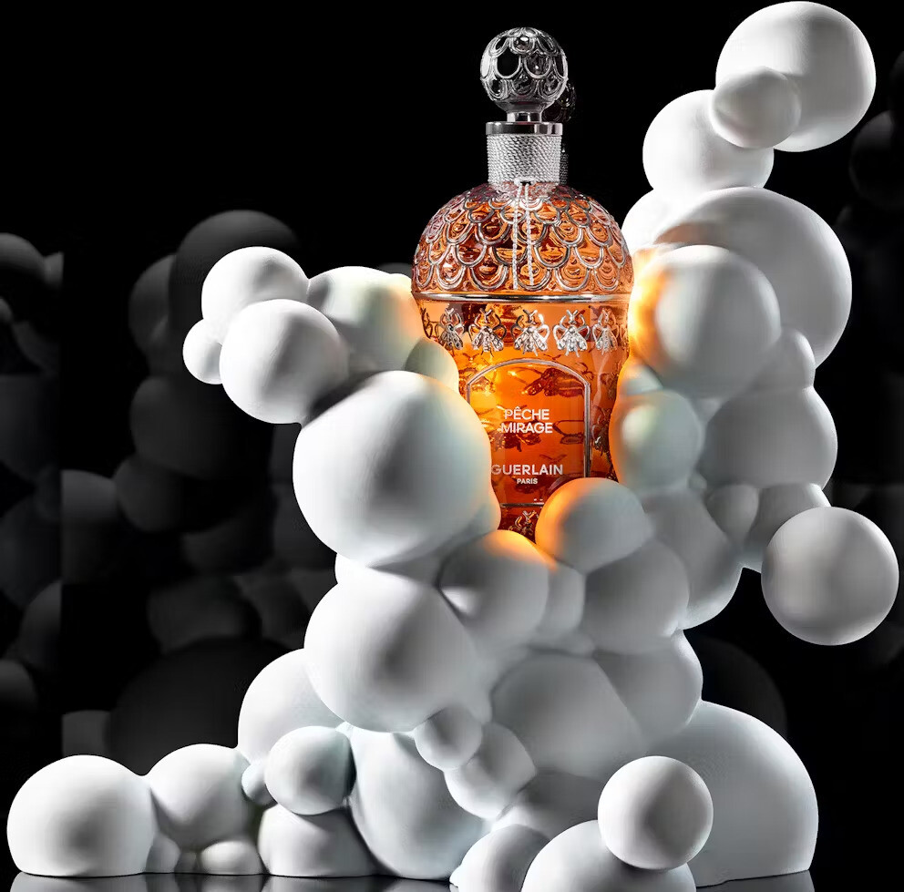news-main-guerlain-presente-sa-nouvelle-creation-olfactive-peche-mirage-en-collaboration-avec-lartiste-charles-petillon.1738540829.jpeg