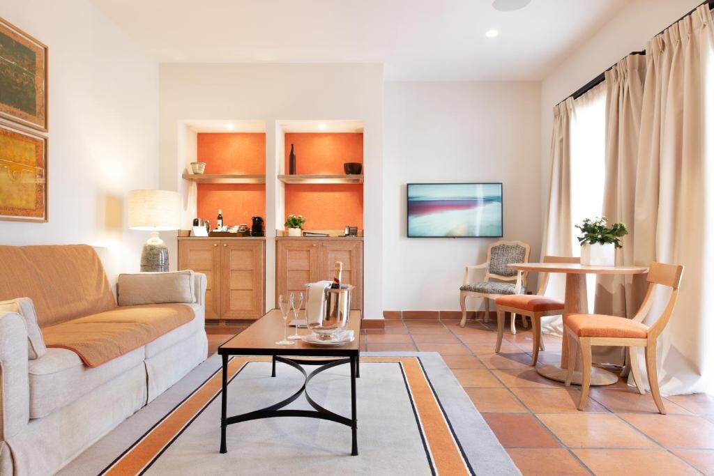 Assistant Maître d'Hôtel Room Service de nuit (h/f)