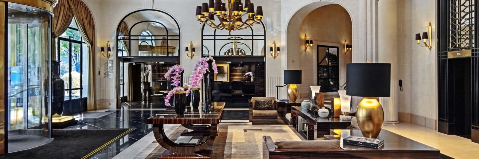 Hote / Hotesse Accueil (h/f)